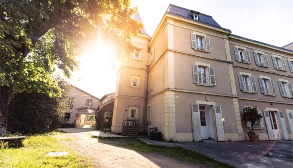 3_france_Chateau_yoga