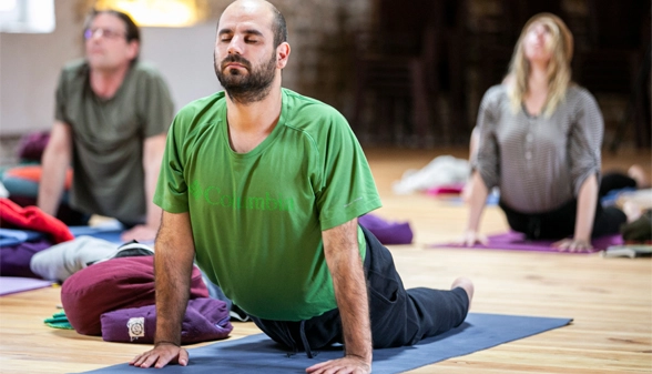 3_hatha_yoga_drop_ins_bhujangasana