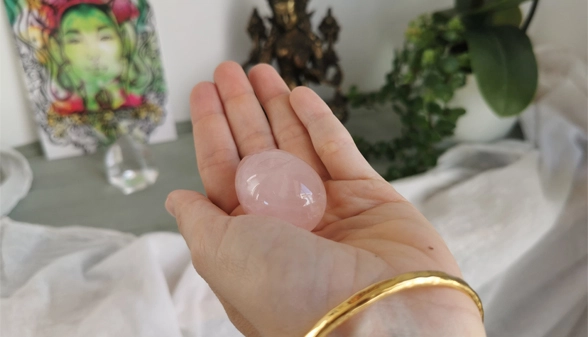 5_feminin-sacre_pratique_oeuf_de_Yoni